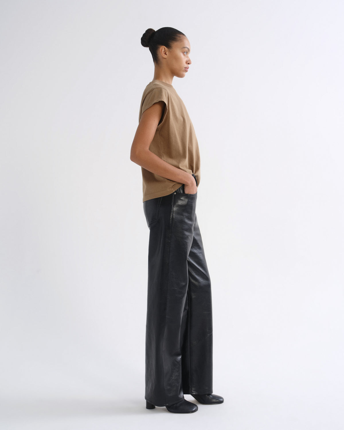 agolde-bryce-cap-sleeve-t-shirt-hamoa-beige image 3