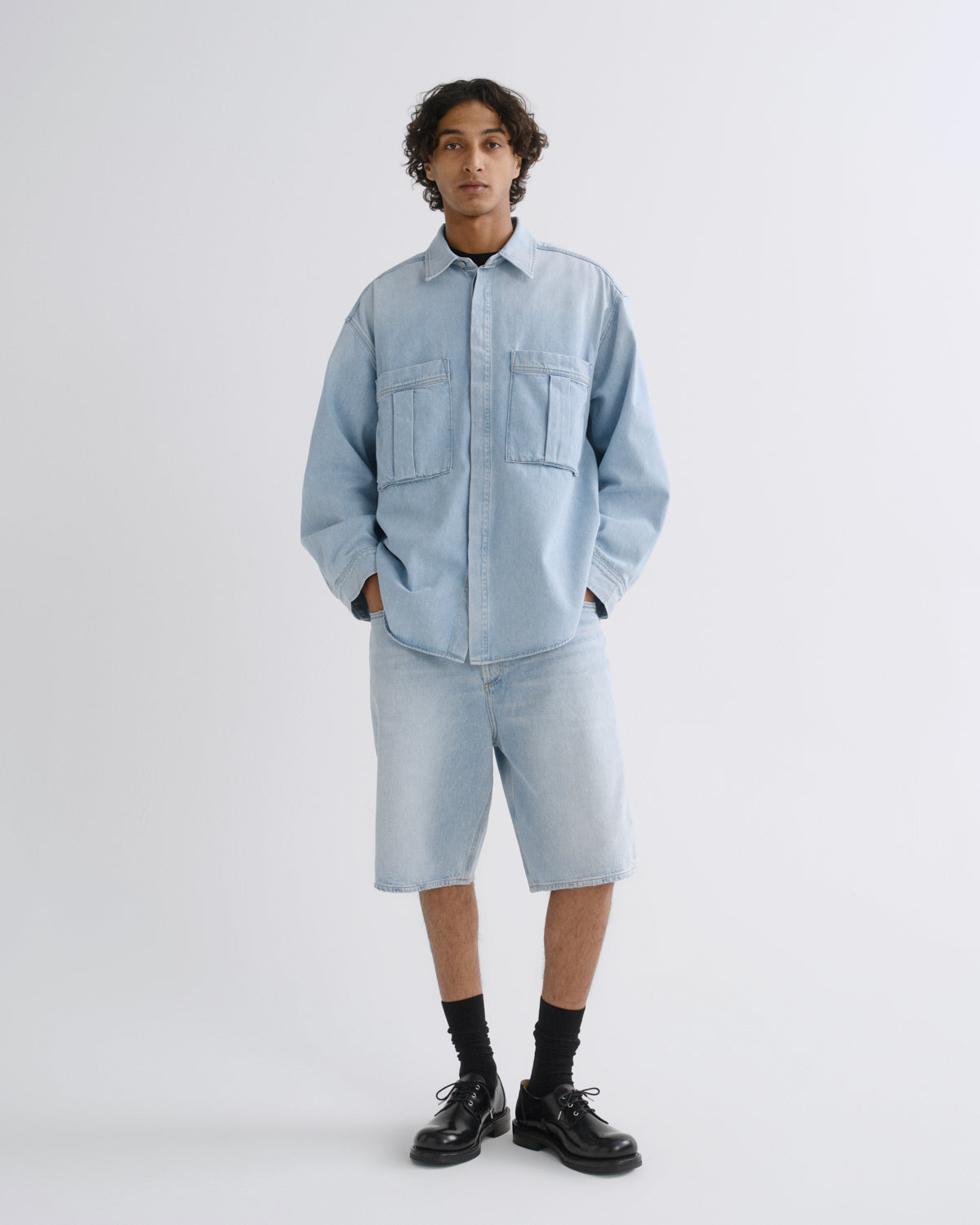agolde-skate-short-extract-jeansshorts-hellblau-baumwolle image 1