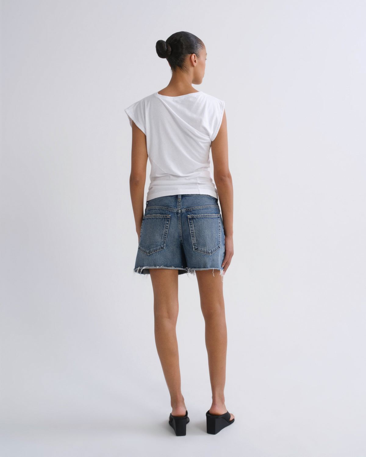 agolde-nye-short-bounty-damen-indigo-rigid image 2