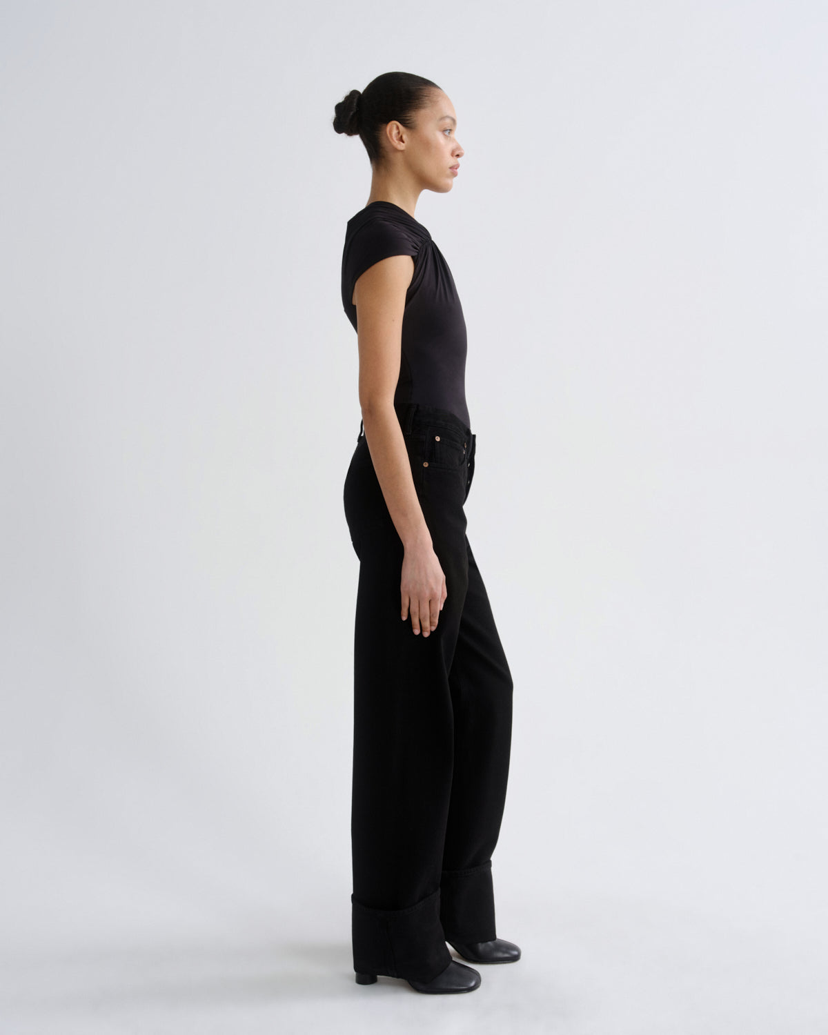 agolde-big-cuff-jean-manifest-jeans-schwarz-straight image 3