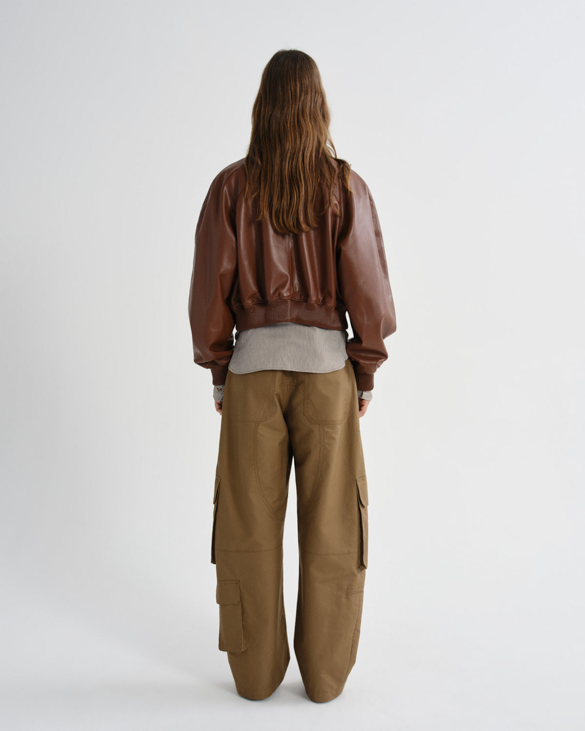 agolde-nova-bomber-palisander-kunstlederjacke-damen-braun image 2