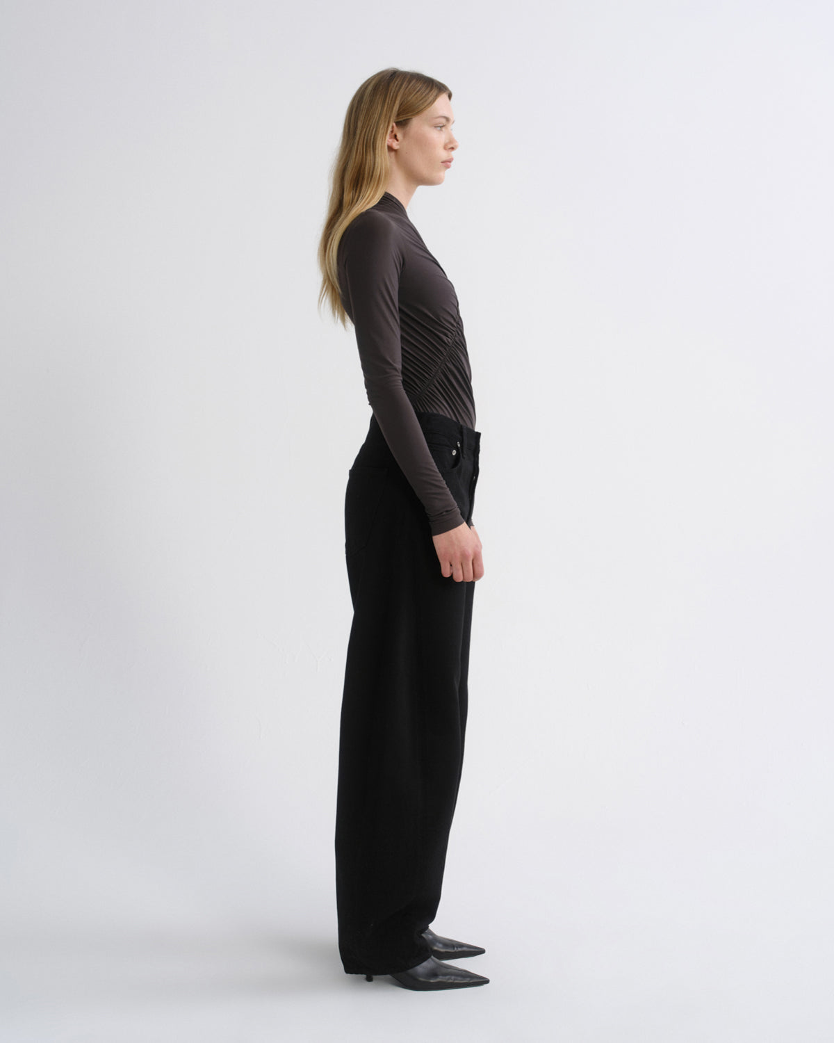 agolde-luna-jean-damen-jeans-schwarz-cover-high-rise image 3