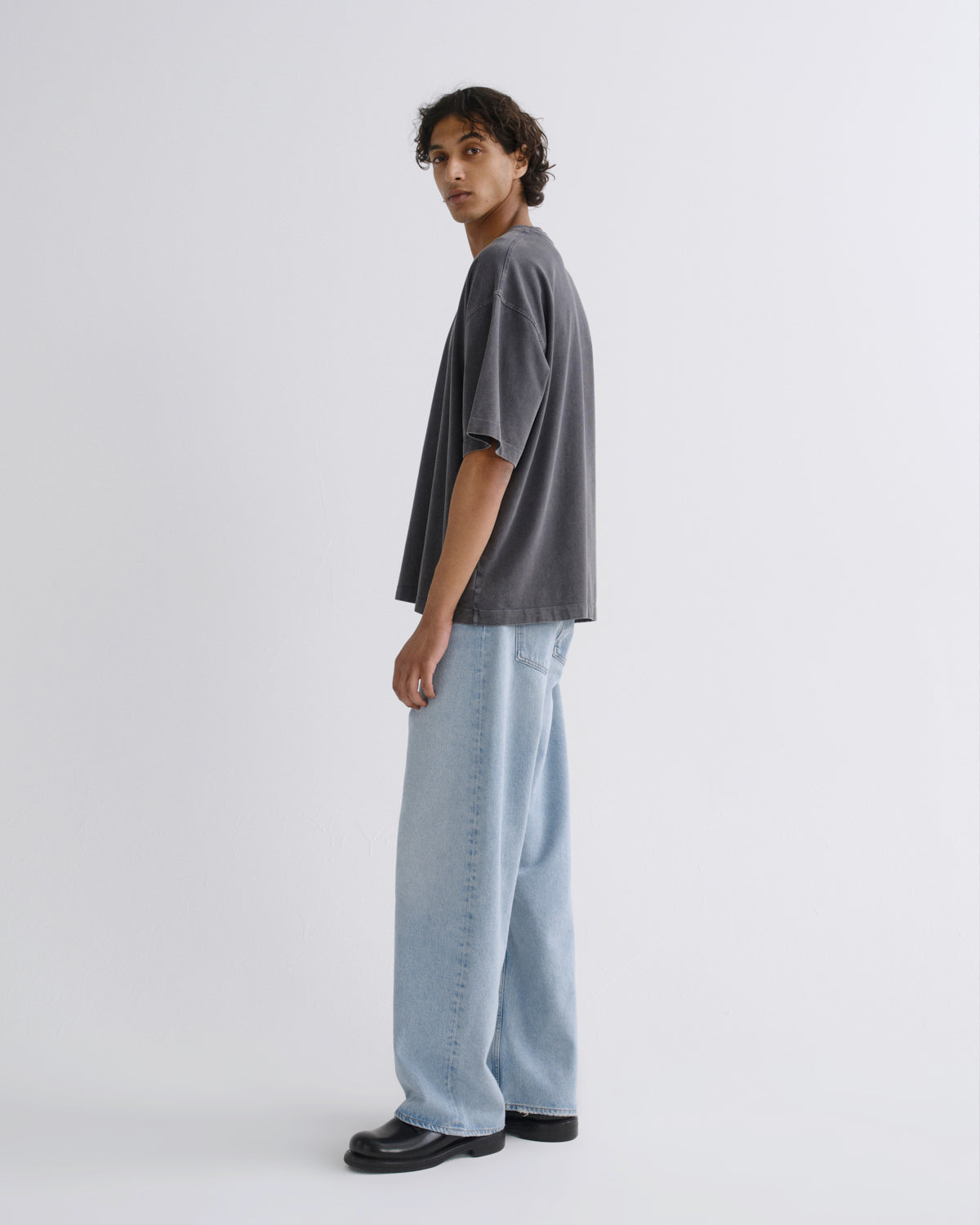 agolde-afton-jeans-orten-straight-helle-waschung image 4