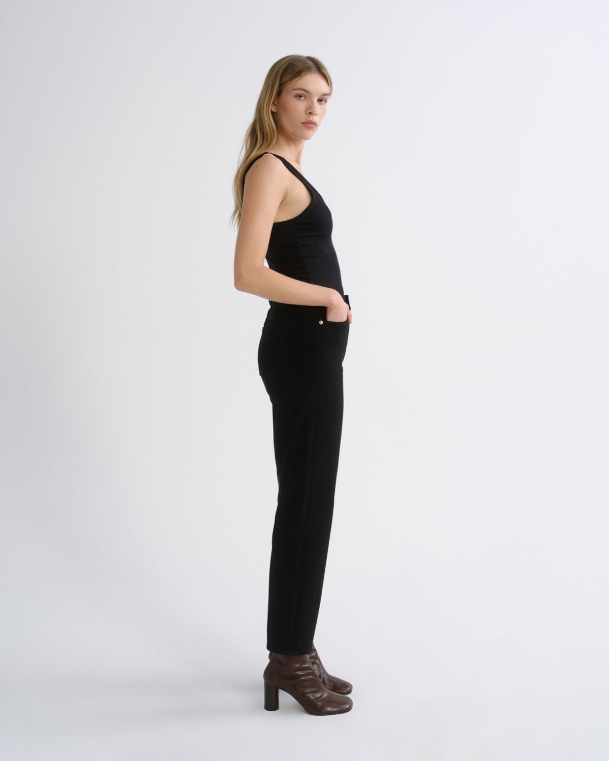 agolde-90-s-pinch-waist-crop-jeans-cover-schwarz-stretch image 3