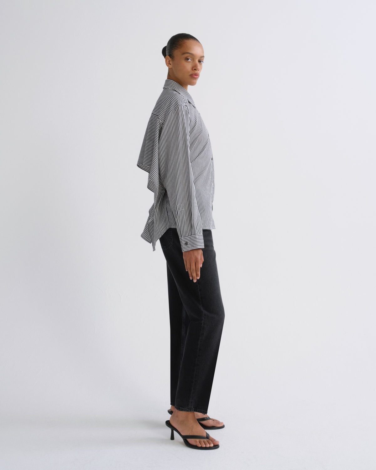 agolde-theo-hemd-solene-stripe-schwarz-wei-viskose image 4