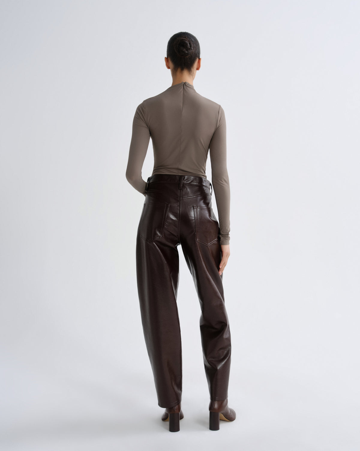 agolde-lupin-bodysuit-mink-taupe-second-skin image 2