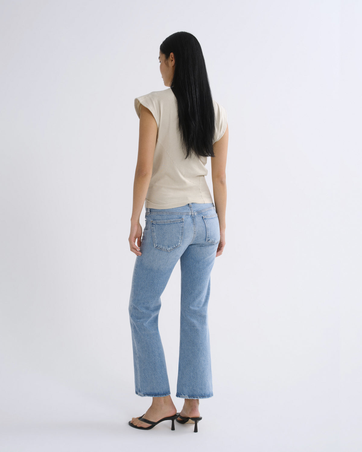 agolde-low-rise-boot-ankle-jeans-stream-hellblau-bootcut image 2