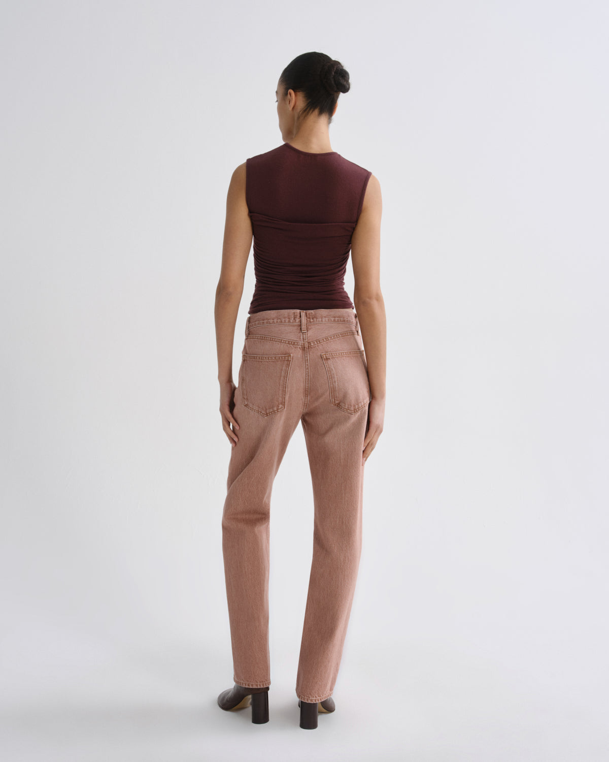 agolde-theodore-tank-top-currant-burgunder-cashmere image 2