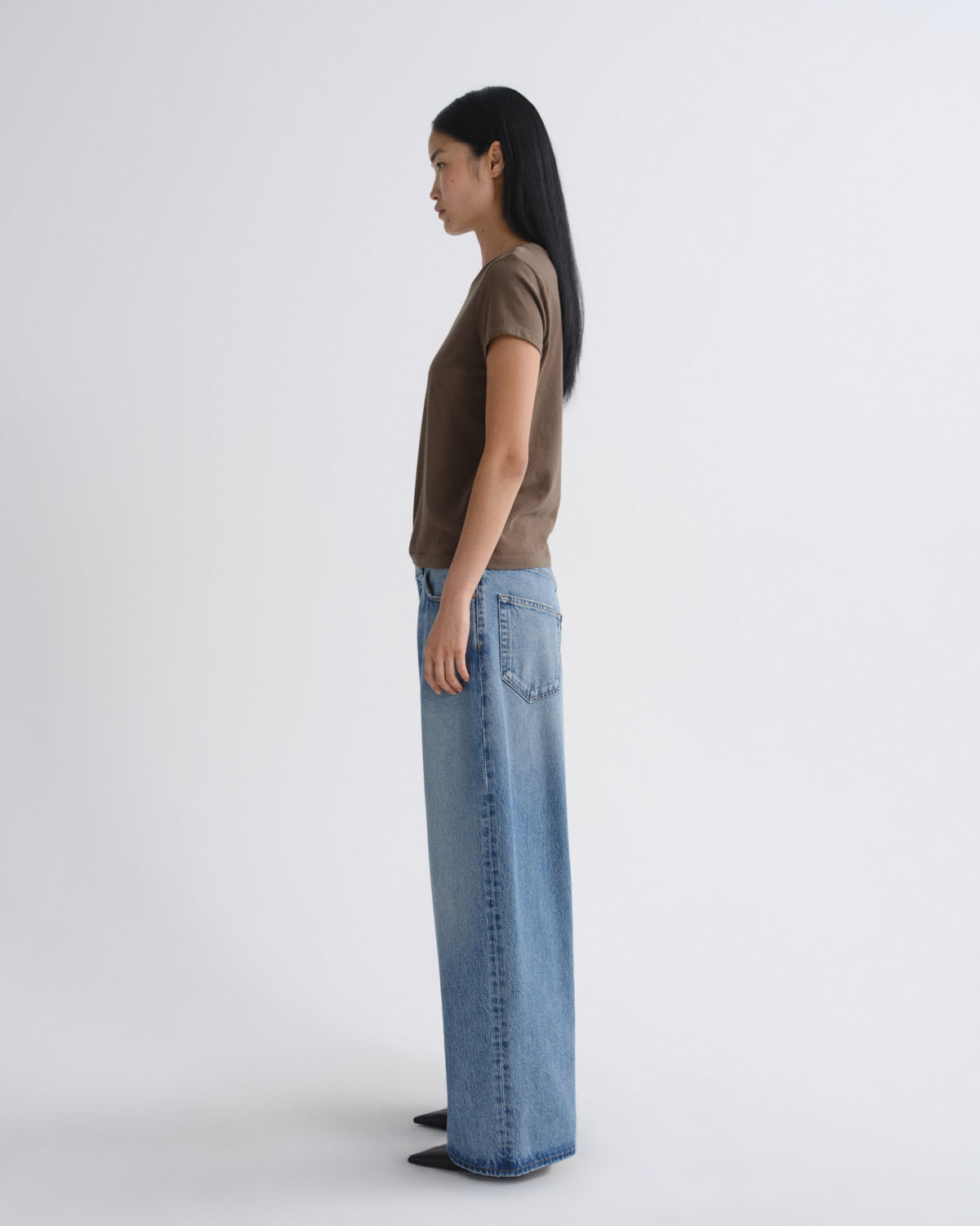 agolde-adine-long-line-tee-t-shirt-uniform-oliv image 4