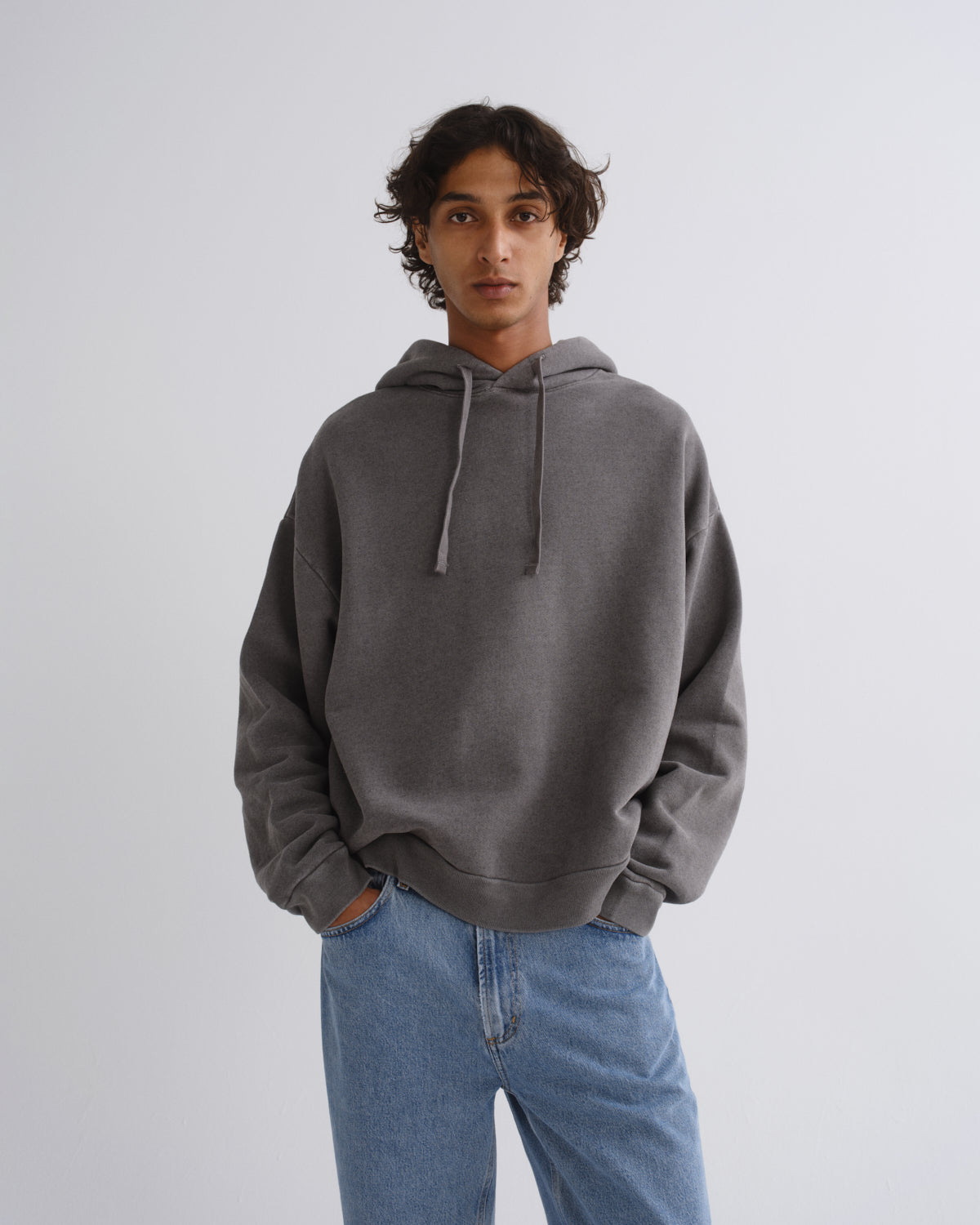 agolde-salford-hoodie-strand-grau-herren image 1