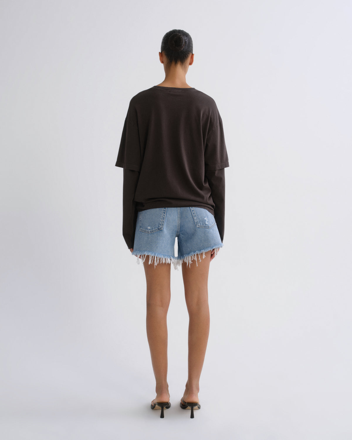 agolde-parker-long-short-swapmeet-shorts-hellblau image 2