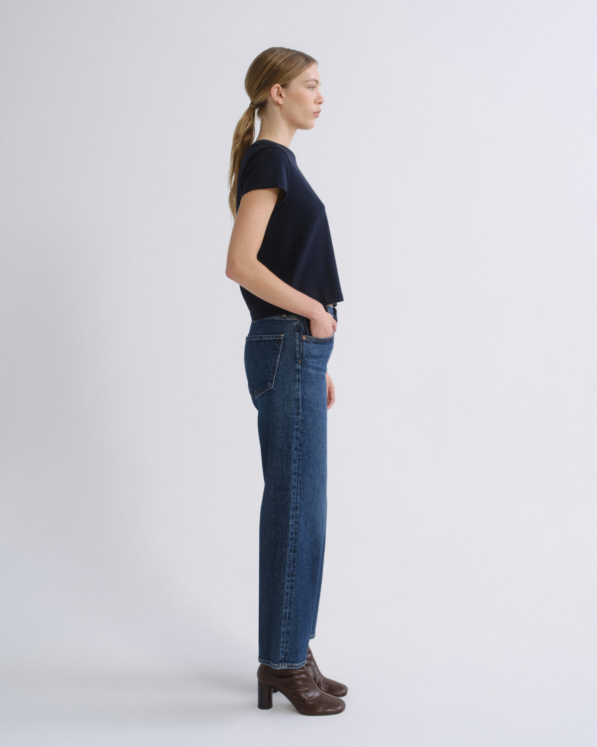 agolde-adine-shrunken-tee-t-shirt-storm-navy-bio-baumwolle image 3