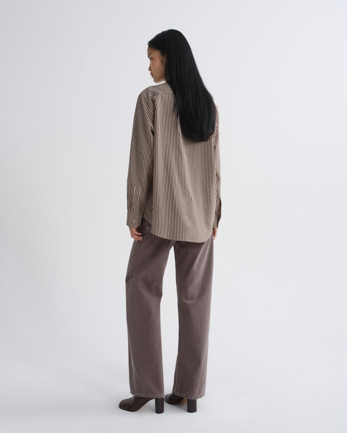 agolde-aris-shirt-trace-stripe-schoko-damenhemd image 2