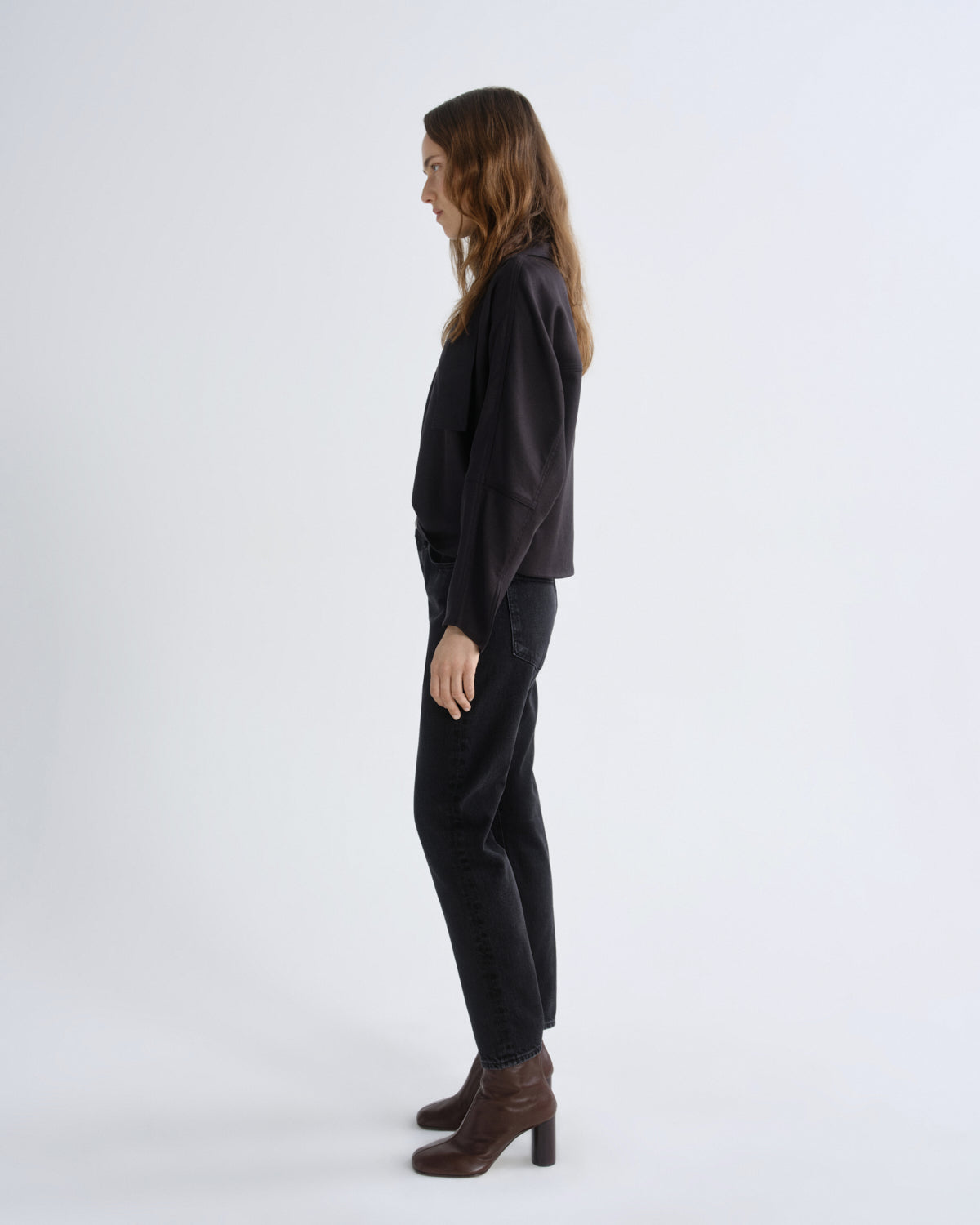 agolde-riley-straight-crop-jeans-track-schwarz image 4