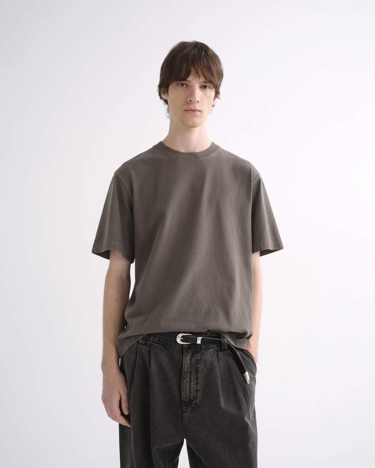 agolde-asha-mock-neck-tee-t-shirt-millstone-grau-leicht image 1