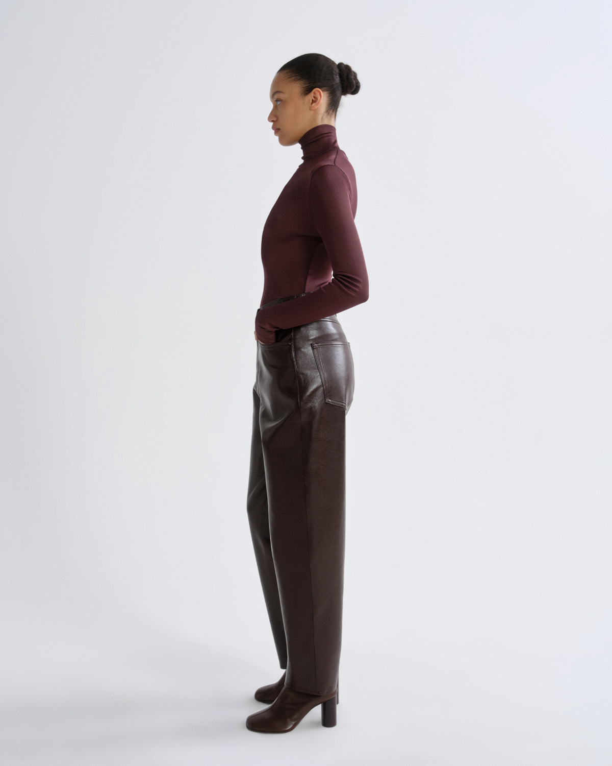 agolde-caryle-turtleneck-corinth-bordeaux image 4