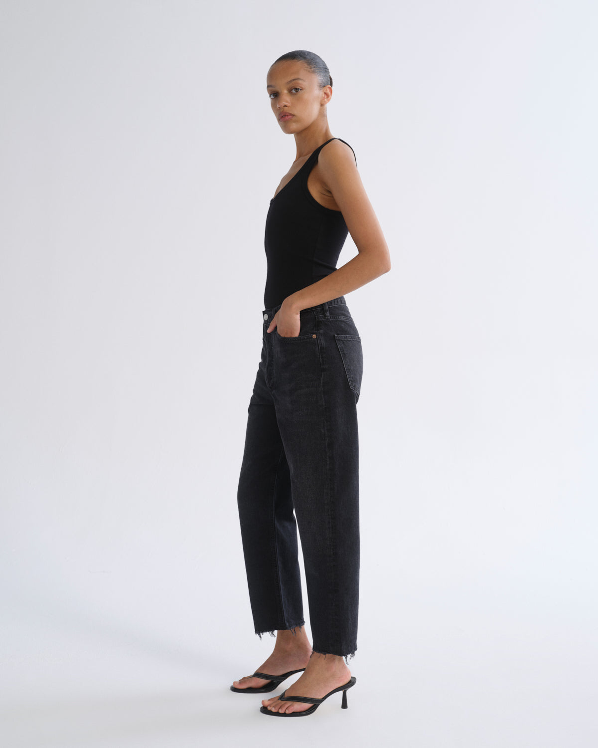 agolde-90-s-crop-straight-jeans-tar-schwarz image 4