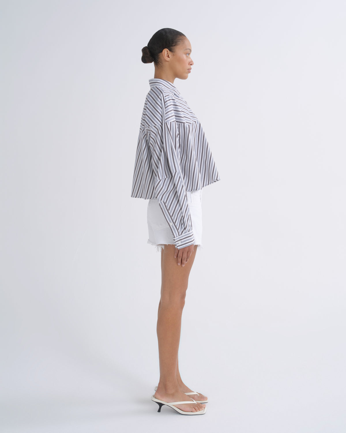 agolde-parker-vintage-cut-off-short-marshmallow-wei image 3