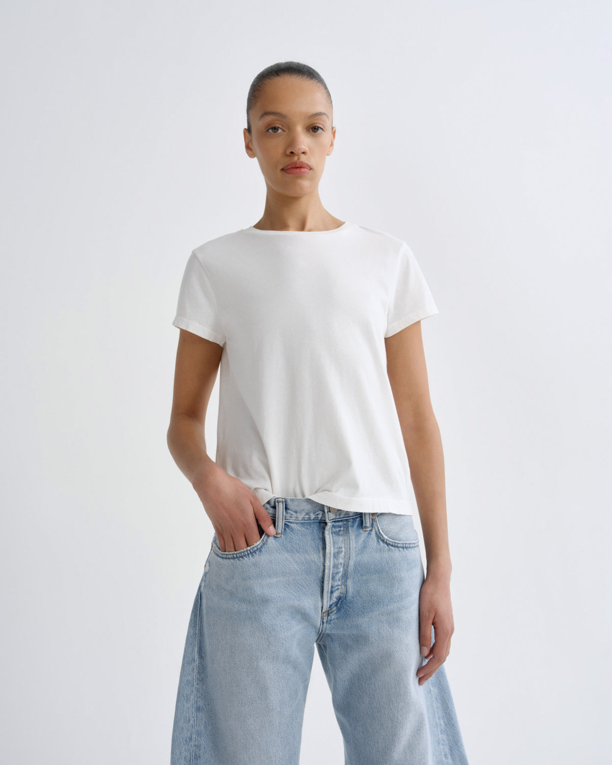 agolde-long-line-adine-t-shirt-white-ash-creme-bio image 1