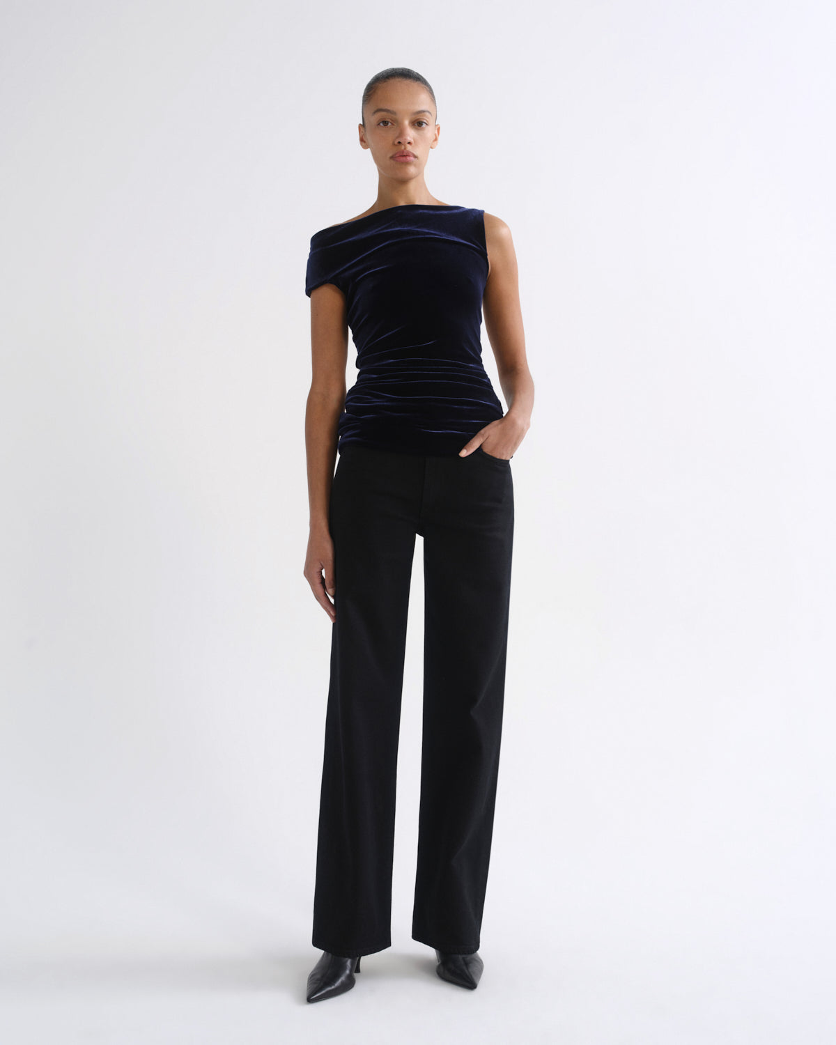 agolde-carlin-top-samtoberteil-royal-off-shoulder image 5
