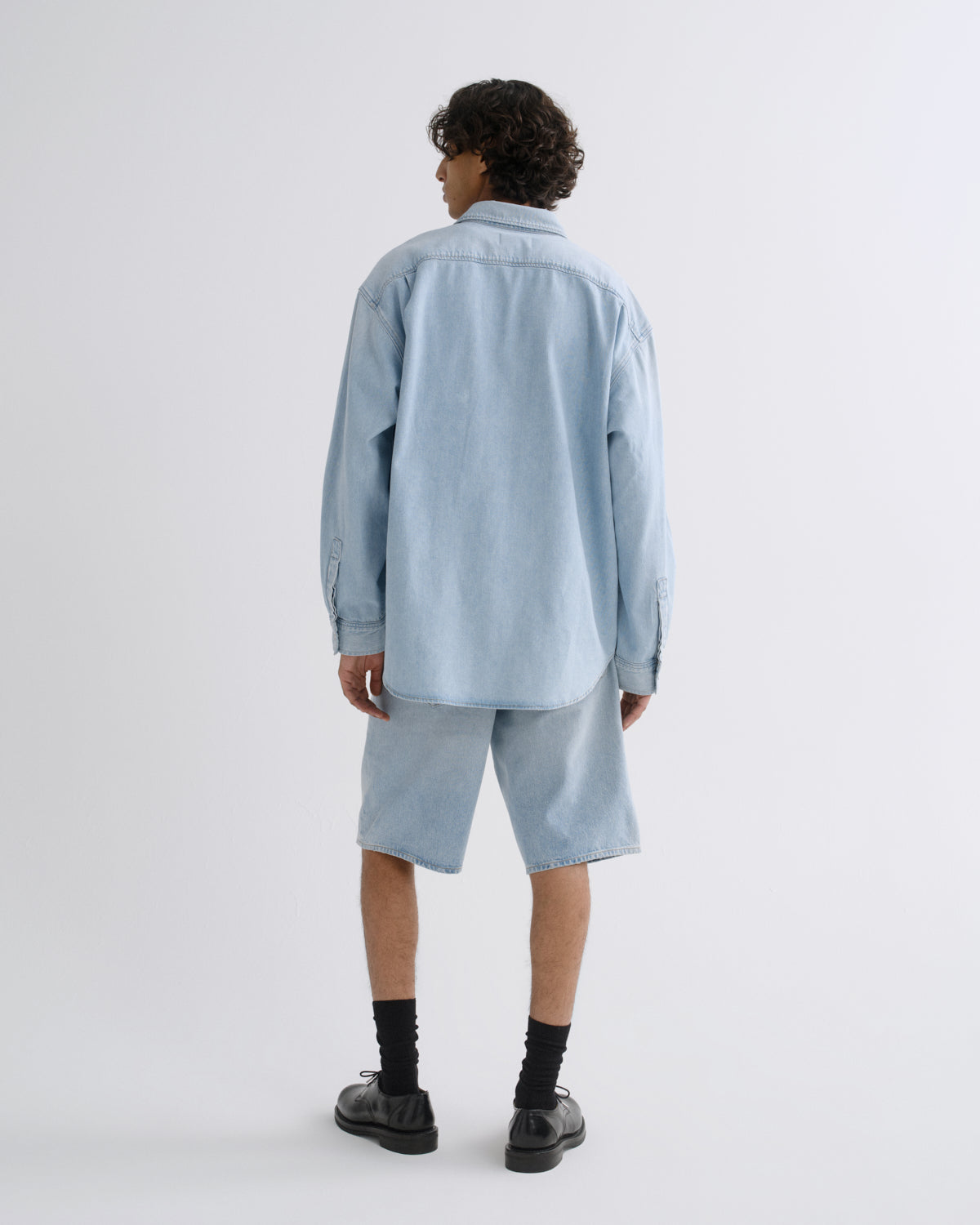 agolde-clark-hemd-premise-hellblau-denim-herren image 2