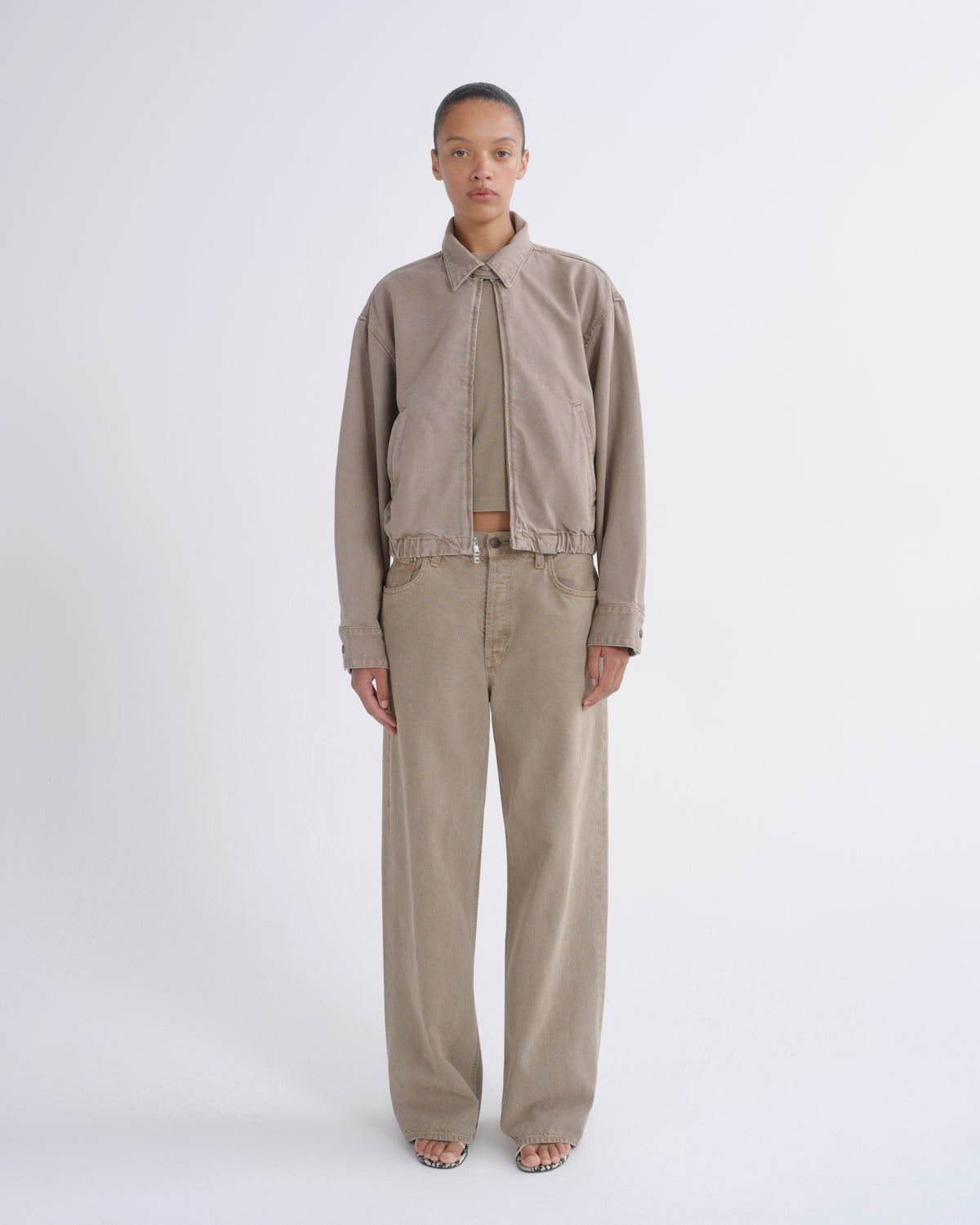 agolde-nile-jacket-flyweight-jacke-trail-braun-bomber image 5