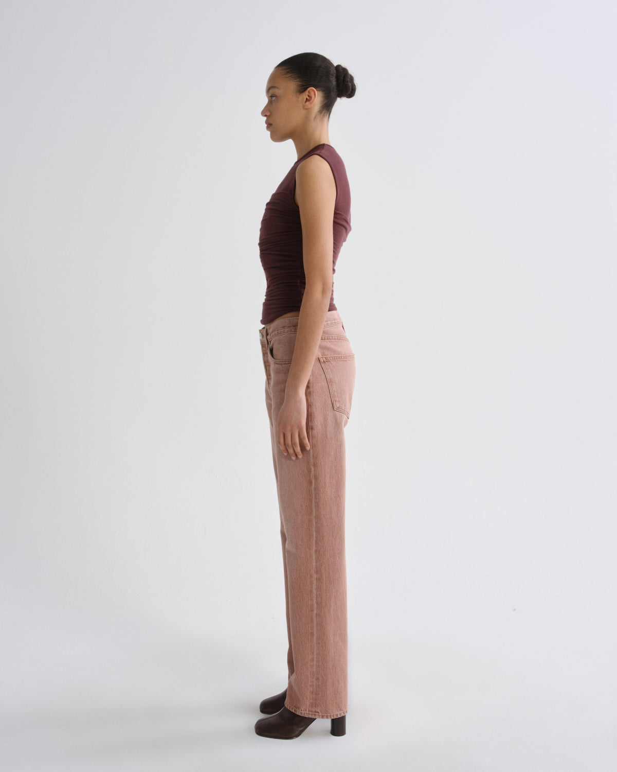agolde-theodore-tank-top-currant-burgunder-cashmere image 4