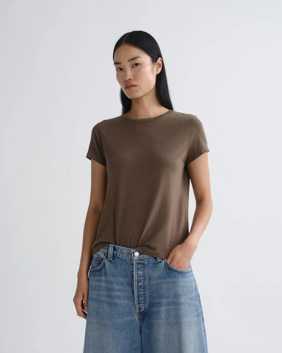 agolde-adine-long-line-tee-t-shirt-uniform-oliv image 1