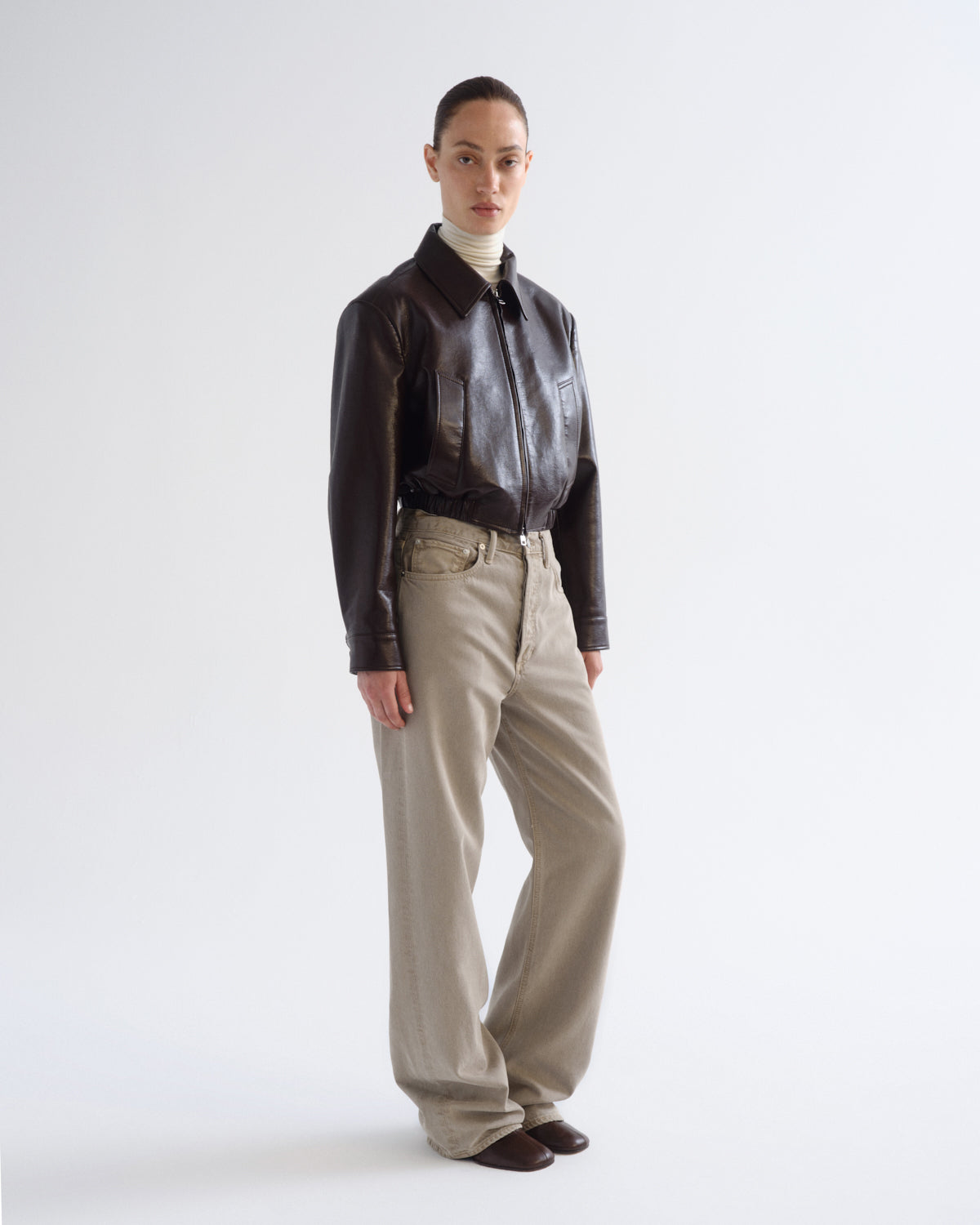 agolde-nahla-cropped-jacke-madera-damen-recycled-leder image 4