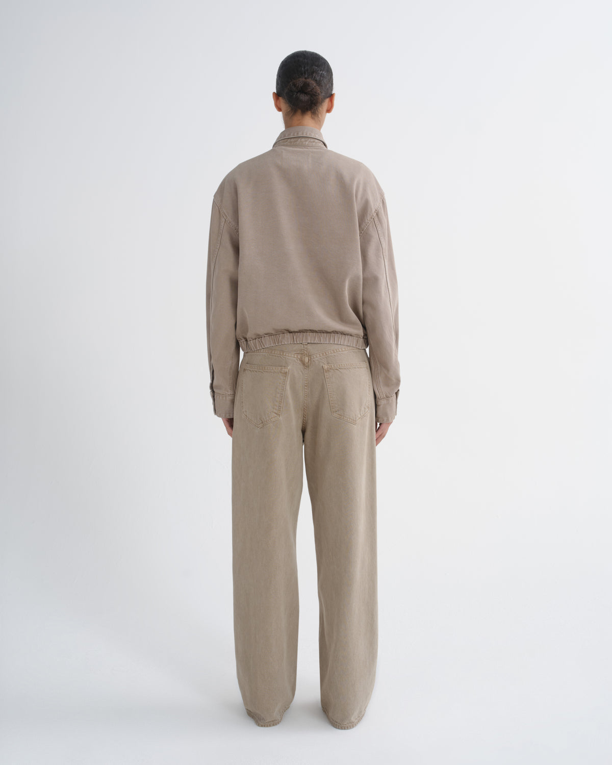 agolde-nile-jacket-flyweight-jacke-trail-braun-bomber image 2