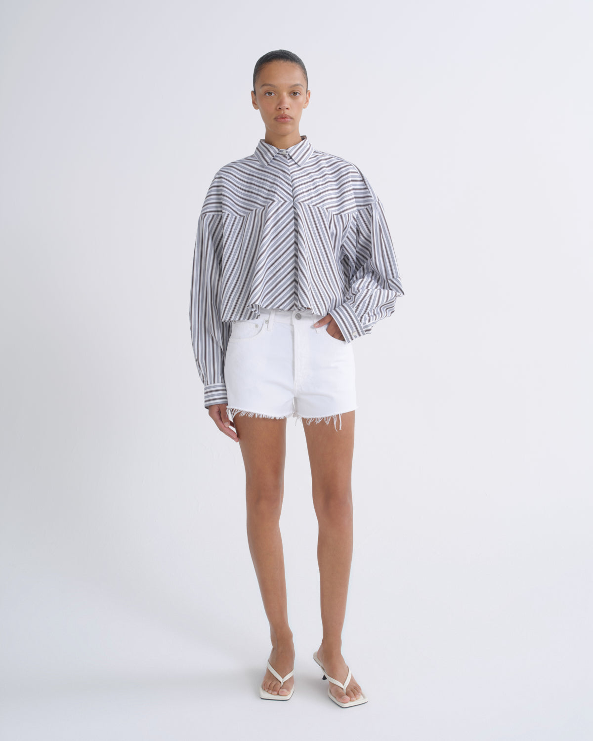 agolde-parker-vintage-cut-off-short-marshmallow-wei image 1