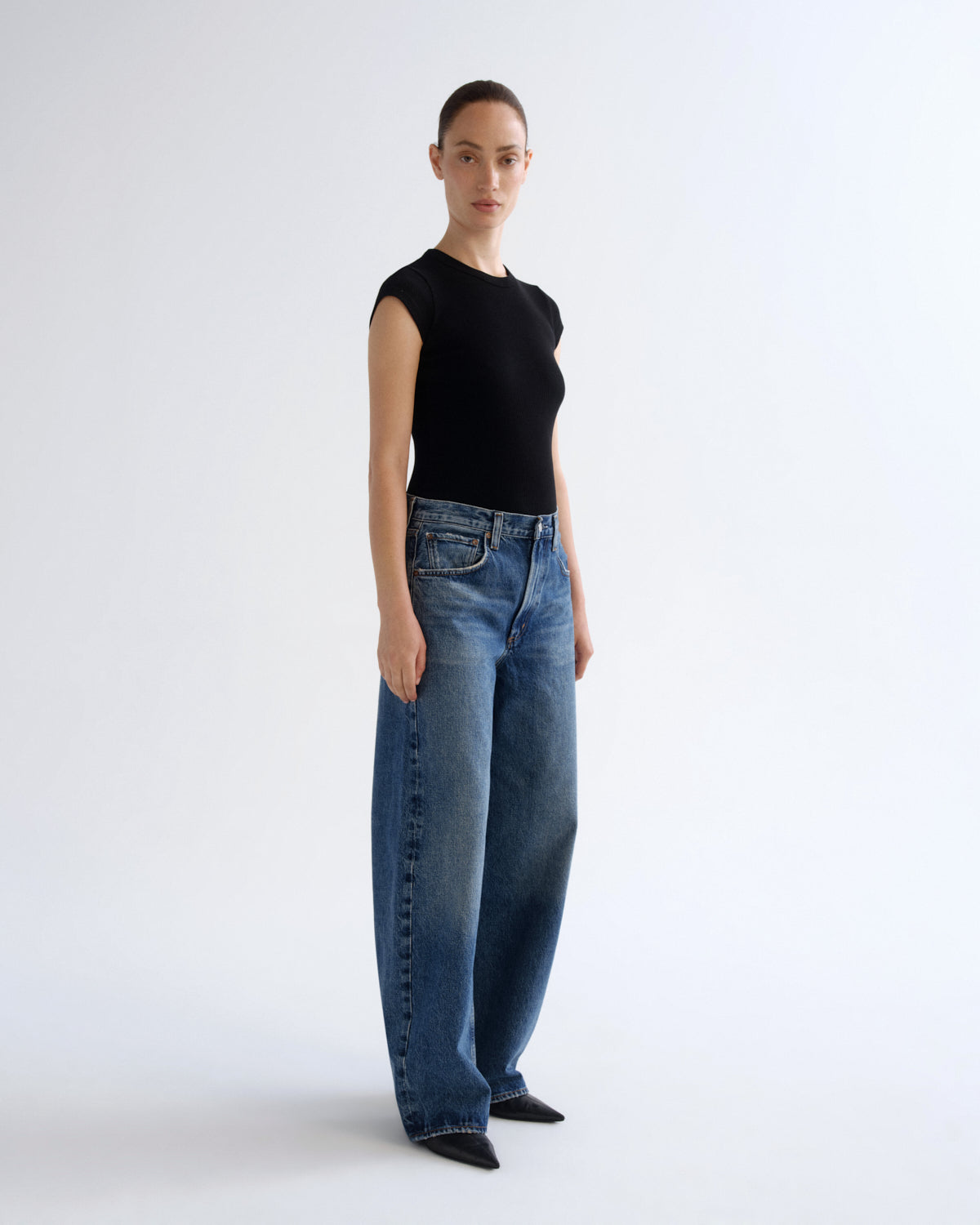 agolde-low-curve-jean-chapter-damen-jeans-indigo image 3