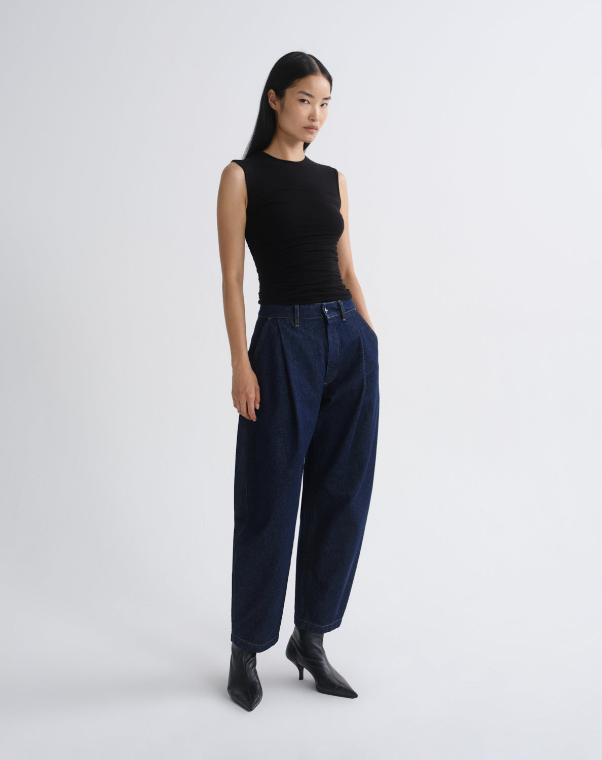 agolde-theodore-black-tank-top-schwarz-cashmere image 4