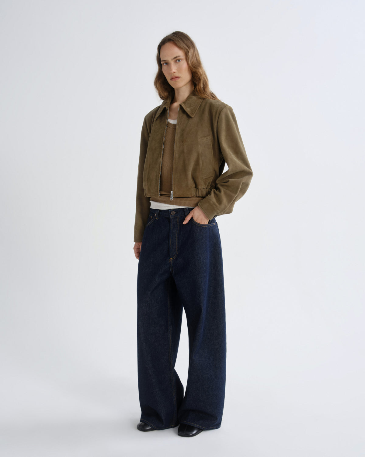 agolde-nahla-cropped-jacket-jacke-canopy-gr-n-suede image 4