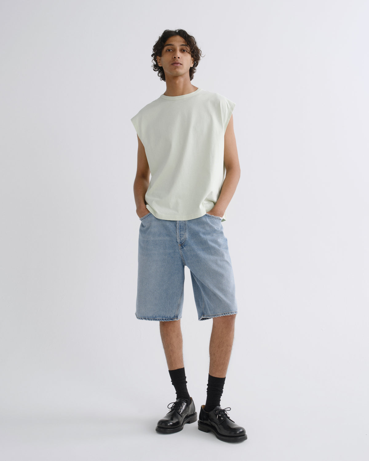 agolde-skate-denim-shorts-force-hellblau-herren image 1