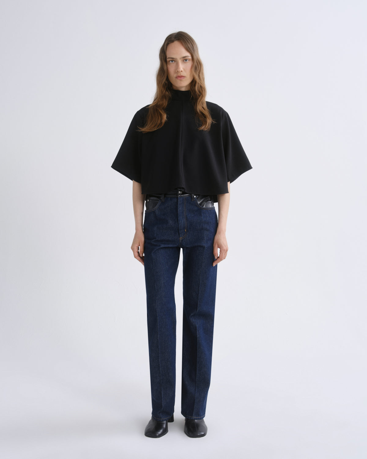agolde-rom-top-damen-schwarz-crepe-cape image 5
