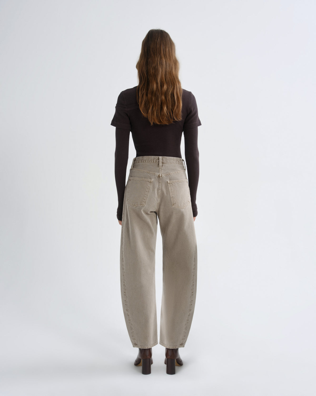 agolde-luna-taper-jeans-cedar-taupe-high-waist image 2