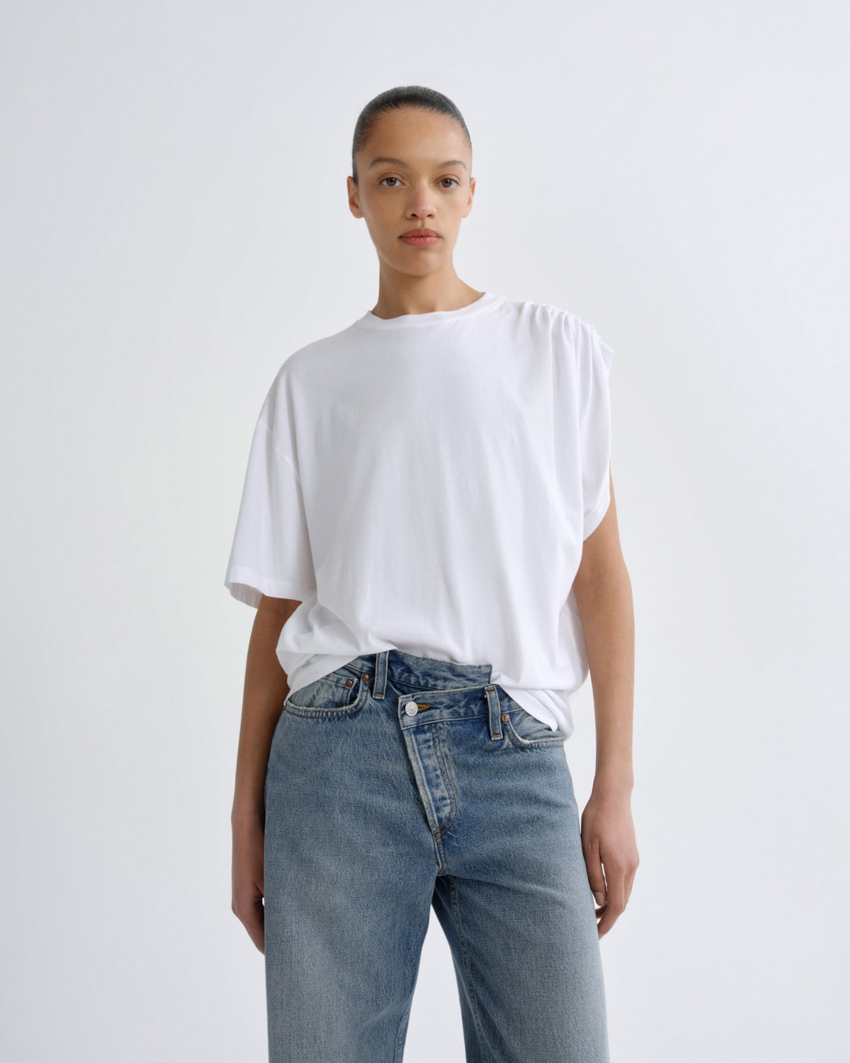 agolde-roma-t-shirt-wei-asymmetrisch-damen image 1