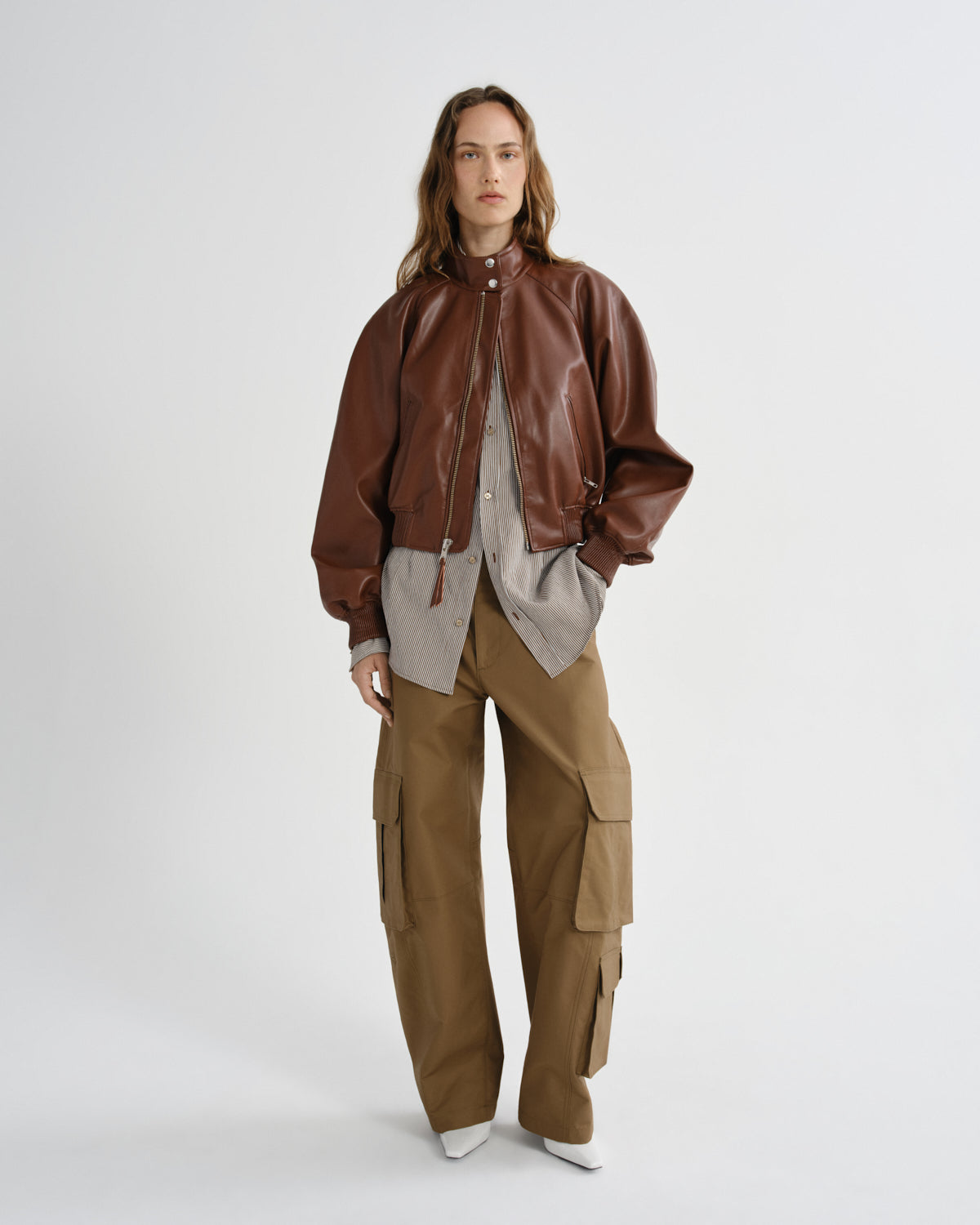 agolde-nova-bomber-palisander-kunstlederjacke-damen-braun image 5
