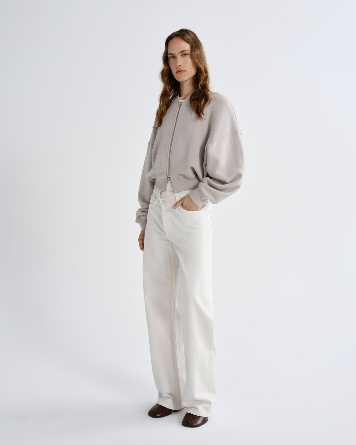 agolde-tess-sweatshirt-quartz-lila-cropped image 5