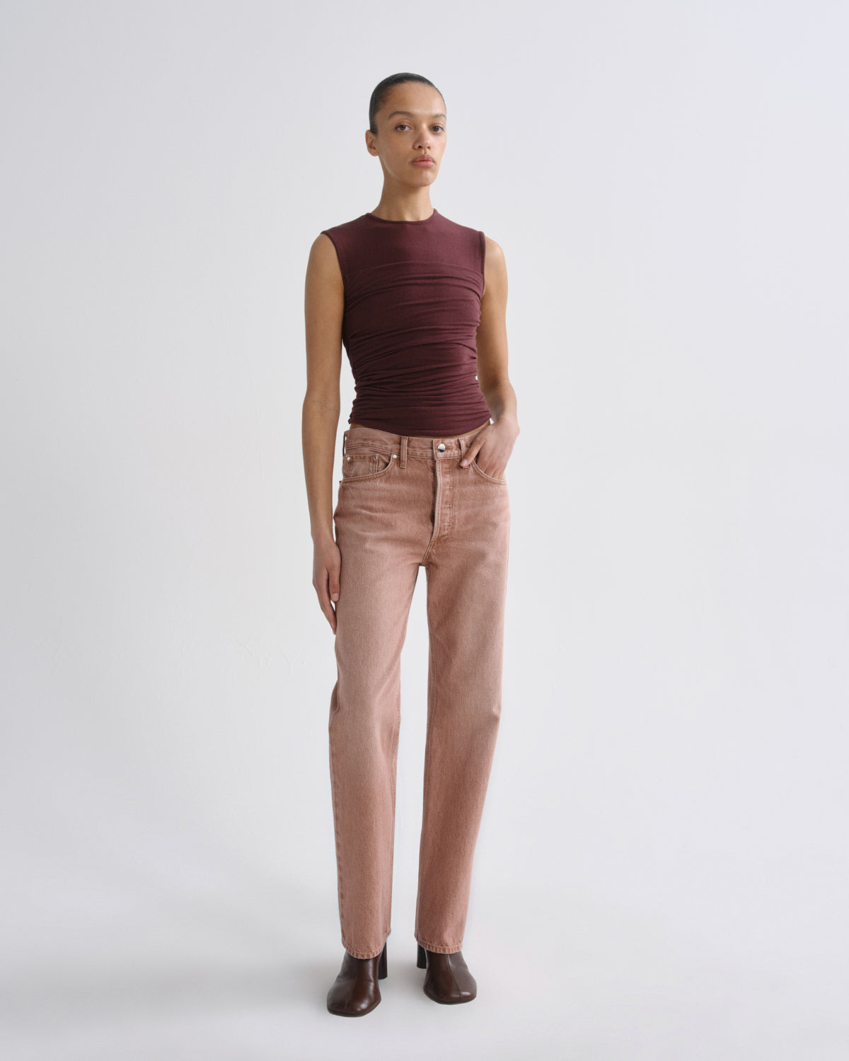 agolde-theodore-tank-top-currant-burgunder-cashmere image 3