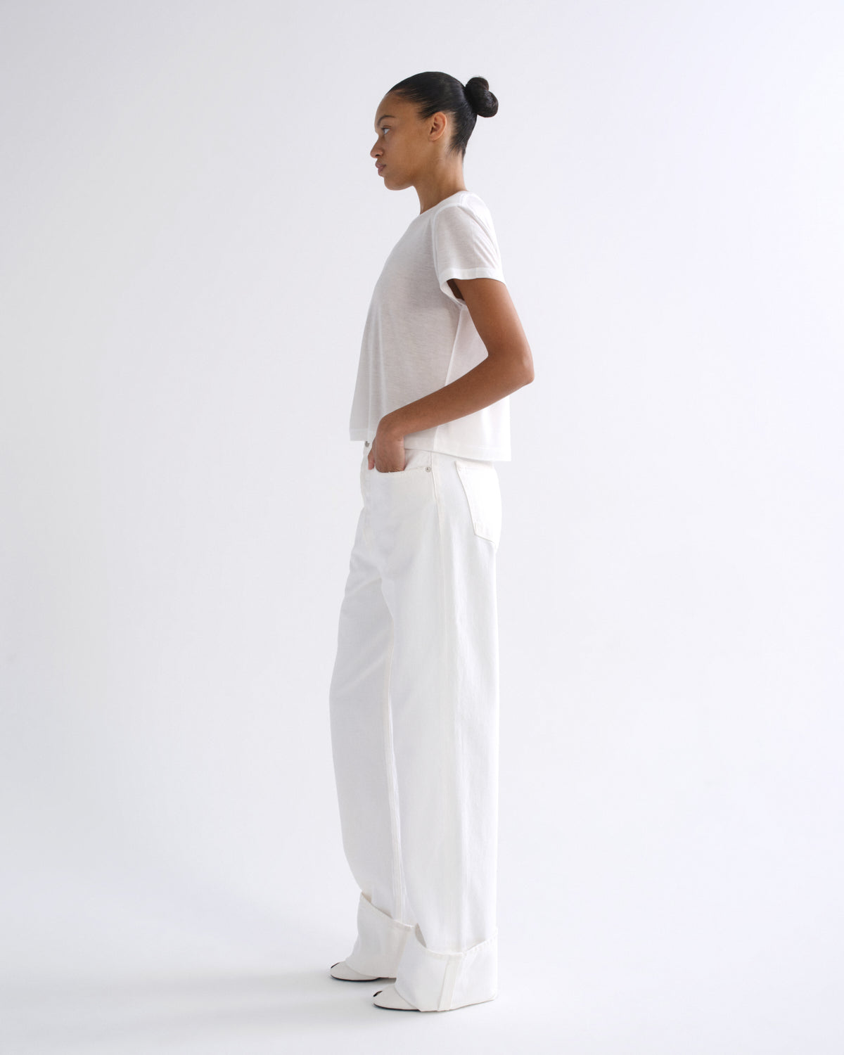 agolde-adine-shrunken-tee-t-shirt-gesso-damen image 4