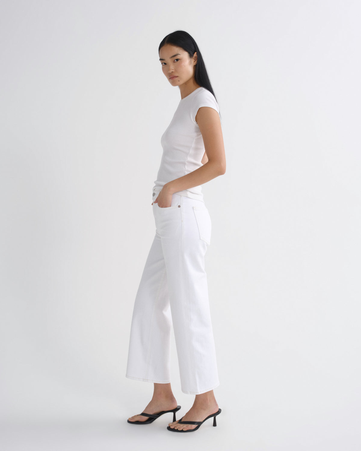 agolde-harper-crop-jean-white-wash-stretch-wei image 4