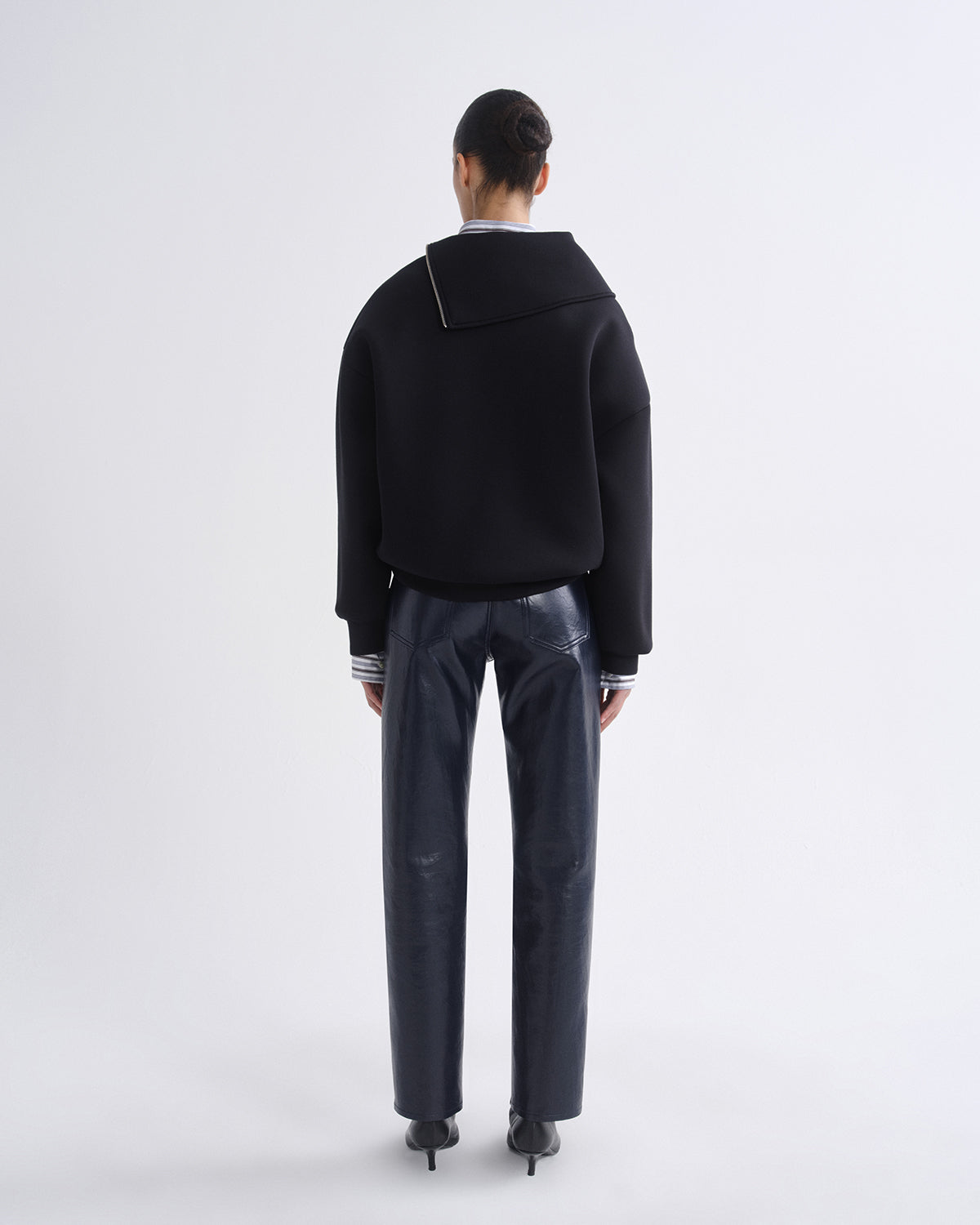 agolde-coyle-sweatshirt-black-damen-pullover-schwarz-zip image 2