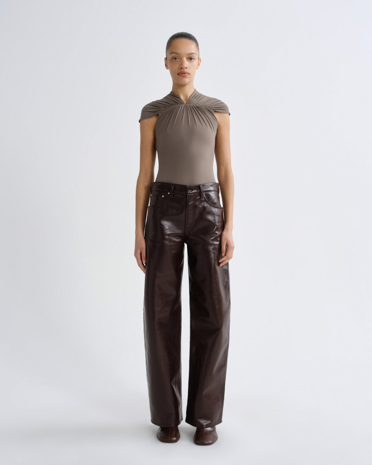 agolde-arc-jean-32-lederhose-madera-braun-recycling-leder image 1
